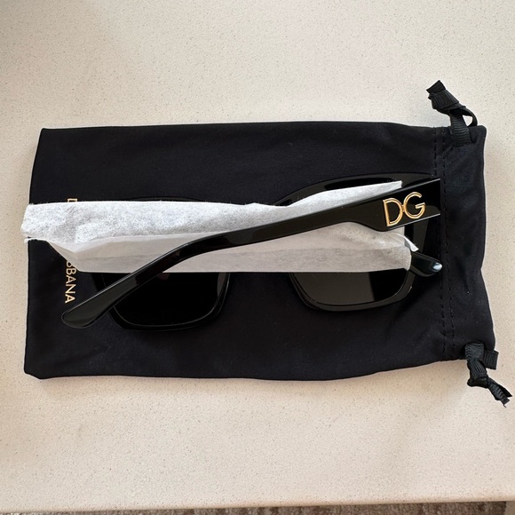 Dolce & Gabbana Sunglasses NEW, NEVER WORN (DG4384 53MM in Black & Gold) - Picture 8 of 14
